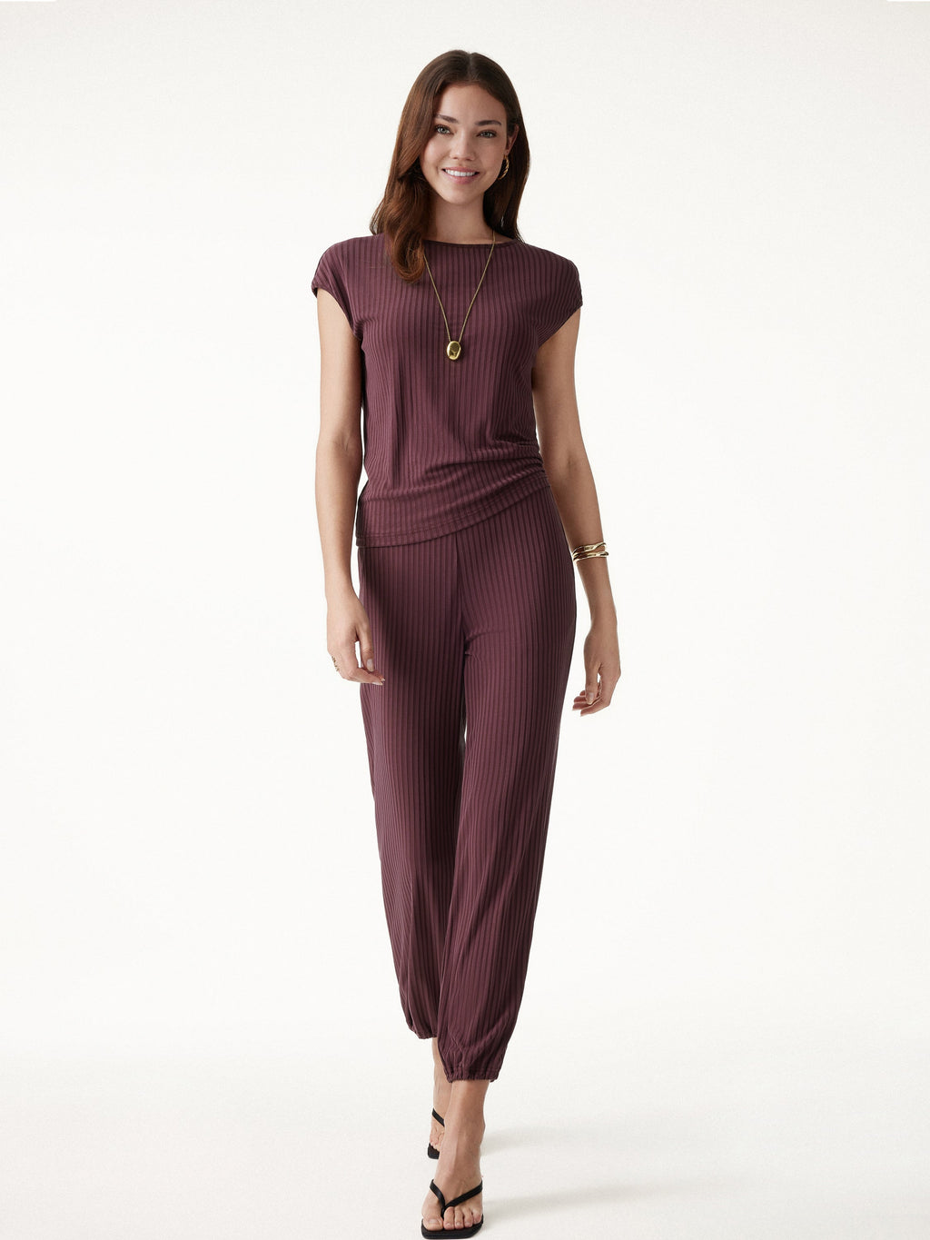 OGLmove Wrinkle-Free Cap Sleeve Top & Mid-Rise Cropped Pants Set